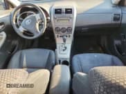 ✅ 2009 Toyota Corolla XRS • VIN: 2T1BE40E09C028638 • Lot: 71264845. Wystawiony na Copart z przebiegiem 154 138 mil. Bezpłatny archiwum sprzedaży aukcyjnych z USA i szczegółowy raport historii pojazdu na DreamBid. Zdjęcie 8.