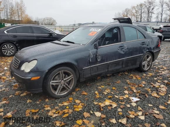 ✅ 2004 Mercedes-Benz C 230 Kompressor • VIN: WDBRF40J04A561996 • Lot: 92742595. Listed on Copart with 203,880 mi. Free auction sales archive from the USA and detailed vehicle history report at DreamBid. Image 1.