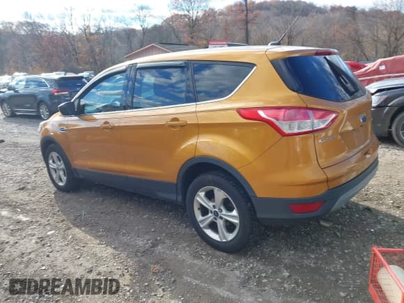 ✅ 2016 Ford Escape SE • VIN: 1FMCU9GXXGUA05973 • Lot: 43711149. Wystawiony na IAAI z przebiegiem 150 056 mil. Bezpłatny archiwum sprzedaży aukcyjnych z USA i szczegółowy raport historii pojazdu na DreamBid. Zdjęcie 3.