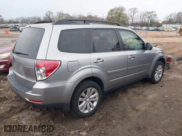 ✅ 2011 Subaru Forester X Limited • VIN: JF2SHBEC9BH738272 • Lot: 43866420. Listed on IAAI with 189,537 mi. Free auction sales archive from the USA and detailed vehicle history report at DreamBid. Image 4.