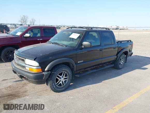✅ 2003 Chevrolet S-10 LS • VIN: 1GCDT13X73K174597 • Лот: 42046222. Опубликован ранее на IAAI с пробегом 150 016 миль. Бесплатный доступ к архиву аукционных продаж из США и подробный отчёт об истории автомобиля на DreamBid. Изображение 2.