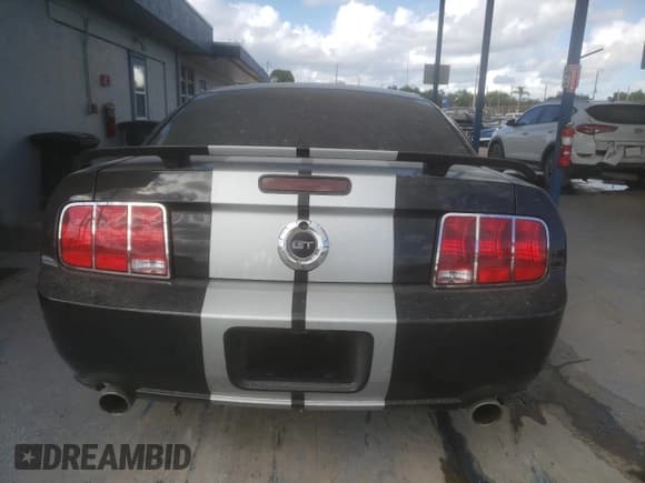 ✅ 2006 Ford Mustang GT Deluxe • VIN: 1ZVFT82H265257057 • Лот: 86852275. Опубликован ранее на Copart с пробегом 20 822 миль. Бесплатный доступ к архиву аукционных продаж из США и подробный отчёт об истории автомобиля на DreamBid. Изображение 6.