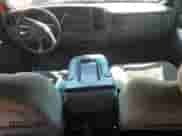 ✅ 2006 Chevrolet Silverado 1500 LS • VIN: 2GCEK19B261101225 • Lot: 70333244. Wystawiony na Copart z przebiegiem 214 034 mil mil. Skorzystaj z bezpłatnego archiwum sprzedaży aukcyjnych z USA i zobacz szczegółowy raport historii pojazdu na DreamBid. Zdjęcie 8.