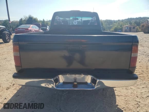 ✅ 1997 Toyota Tacoma • VIN: 4TANL42N2VZ311926 • Lot: 80840185. Wystawiony na Copart z przebiegiem 261 894 mil. Bezpłatny archiwum sprzedaży aukcyjnych z USA i szczegółowy raport historii pojazdu na DreamBid. Zdjęcie 6.