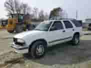 2001 Chevrolet Blazer LT z VIN 1GNDT13W112216905, wystawiony jako Copart lot #84221754 z przebiegiem 164 999 mil mil oraz Szkoda całkowita • Salvage title. Historia ofert i sprzedaży dostępna na DreamBid. Obrazek 1.