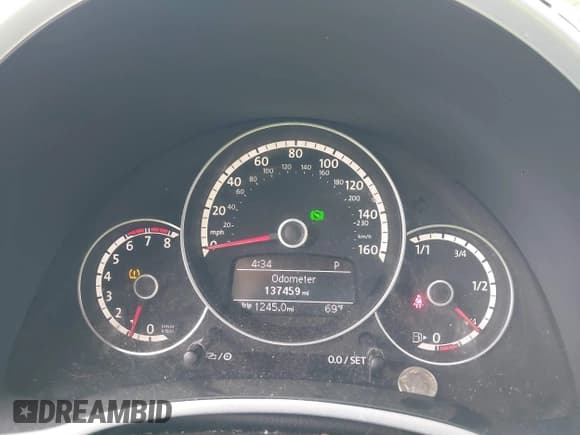 ✅ 2013 Volkswagen Beetle Fender Edition • VIN: 3VWJP7AT6DM687633 • Lot: 42368984. Listed on IAAI with 137,459 mi. Free auction sales archive from the USA and detailed vehicle history report at DreamBid. Image 15.