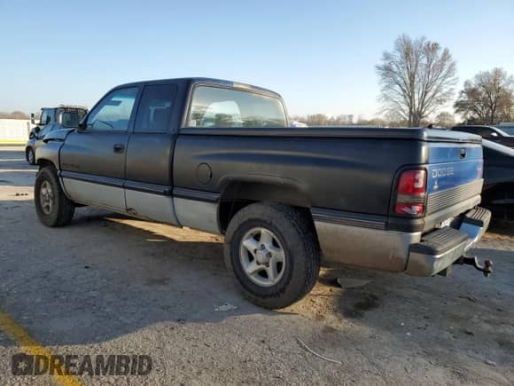 1997 Dodge 1500 с VIN 3B7HC13Z6VG825621, выставлен на аукционе Copart как лот 83291024 с пробегом 193 785 миль миль и Списание • Salvage title. История ставок и продаж доступна на DreamBid. Изображение 2.