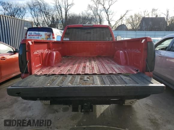 ✅ 2004 GMC Sierra 1500 • VIN: 1GTHC24244E335644 • Лот: 86395424. Опубликован ранее на Copart с пробегом Не указан. Бесплатный доступ к архиву аукционных продаж из США и подробный отчёт об истории автомобиля на DreamBid. Изображение 6.