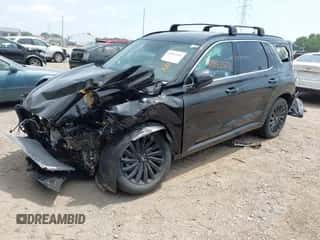 2025 Hyundai Palisade Calligraphy z VIN KM8R7DGE5SU841797, wystawiony jako IAAI lot #42862503 z przebiegiem 1 836 mil mil oraz . Historia ofert i sprzedaży dostępna na DreamBid. Obrazek 2.