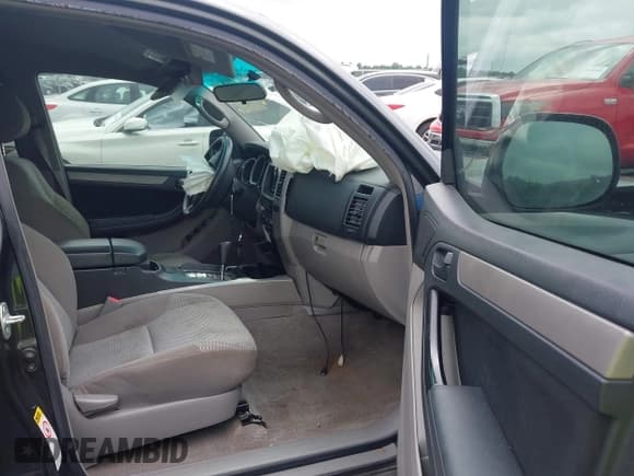 ✅ 2008 Toyota 4Runner SR5 • VIN: JTEZU14R18K007190 • Lot: 43011494. Listed on IAAI with 245,165 mi. Free auction sales archive from the USA and detailed vehicle history report at DreamBid. Image 5.