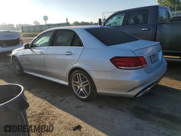 ✅ 2014 Mercedes-Benz E 350 Luxury • VIN: WDDHF8JB2EA979365 • Lot: 81487035. Listed on Copart with 121,142 mi. Free auction sales archive from the USA and detailed vehicle history report at DreamBid. Image 2.