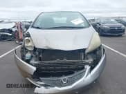 ✅ 2009 Honda Fit • VIN: JHMGE88289S055025 • Lot: 43424630. Wystawiony na IAAI z przebiegiem 319 864 mil. Bezpłatny archiwum sprzedaży aukcyjnych z USA i szczegółowy raport historii pojazdu na DreamBid. Zdjęcie 12.