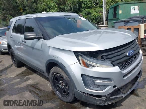 ✅ 2016 Ford Police Interceptor Utility • VIN: 1FM5K8AR5GGA04361 • Lot: 40237610. Wystawiony na IAAI z przebiegiem 126 853 mil. Bezpłatny archiwum sprzedaży aukcyjnych z USA i szczegółowy raport historii pojazdu na DreamBid. Zdjęcie 1.