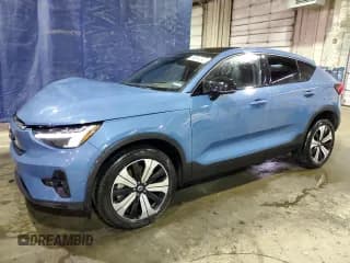✅ 2023 Volvo C40 Plus • VIN: YV4ED3GL8P2065413 • Лот: 41132434. Опубликован ранее на Copart с пробегом 32 209 миль. Бесплатный доступ к архиву аукционных продаж из США и подробный отчёт об истории автомобиля на DreamBid. Изображение 1.