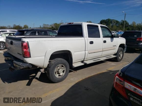 ✅ 2004 Chevrolet Silverado 2500HD LT • VIN: 1GCHC23U54F143906 • Lot: 73301724. Listed on Copart with 196,811 mi. Free auction sales archive from the USA and detailed vehicle history report at DreamBid. Image 3.