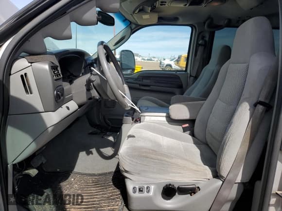 ✅ 2003 Ford Excursion XLT • VIN: 1FMSU41F63EA91902 • Лот: 50098155. Опубликован ранее на Copart с пробегом 252 972 миль. Бесплатный доступ к архиву аукционных продаж из США и подробный отчёт об истории автомобиля на DreamBid. Изображение 7.