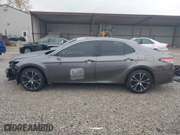 ✅ 2019 Toyota Camry LE • VIN: 4T1B11HK2KU205294 • Лот: 43652792. Опубликован ранее на IAAI с пробегом 99 493 миль. Бесплатный доступ к архиву аукционных продаж из США и подробный отчёт об истории автомобиля на DreamBid. Изображение 15.