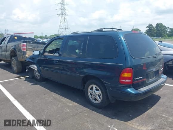 ✅ 1998 Ford Windstar LX • VIN: 2FMZA5143WBD06745 • Lot: 42557012. Wystawiony na IAAI z przebiegiem 101 477 mil. Bezpłatny archiwum sprzedaży aukcyjnych z USA i szczegółowy raport historii pojazdu na DreamBid. Zdjęcie 3.