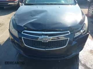 2013 Chevrolet Cruze LS z VIN 1G1PA5SH6D7252921, wystawiony jako IAAI lot #43276487 z przebiegiem 147 052 mil mil oraz . Historia ofert i sprzedaży dostępna na DreamBid. Obrazek 6.