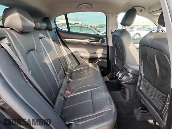 ✅ 2018 Alfa Romeo Stelvio Ti • VIN: ZASFAKBN5J7B60127 • Lot: 66027445. Wystawiony na Copart z przebiegiem 64 184 mil. Bezpłatny archiwum sprzedaży aukcyjnych z USA i szczegółowy raport historii pojazdu na DreamBid. Zdjęcie 11.