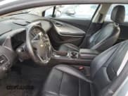 ✅ 2013 Chevrolet Volt • VIN: 1G1RD6E46DU130804 • Lot: 79694893. Wystawiony na Copart z przebiegiem 134 450 mil. Bezpłatny archiwum sprzedaży aukcyjnych z USA i szczegółowy raport historii pojazdu na DreamBid. Zdjęcie 7.