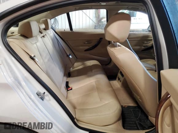 ✅ 2013 BMW 3 Series 328i • VIN: WBA3A5C56DF350733 • Lot: 85200635. Listed on Copart with 98,457 mi. Free auction sales archive from the USA and detailed vehicle history report at DreamBid. Image 10.