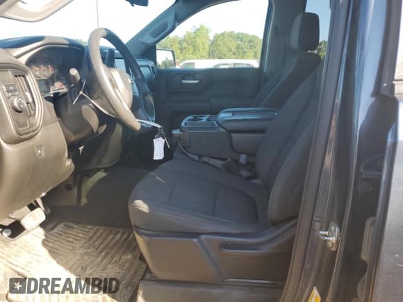 ✅ 2021 Chevrolet Silverado 1500 Custom • VIN: 1GCPWBEK5MZ295648 • Lot: 73112124. Wystawiony na Copart z przebiegiem 84 410 mil. Bezpłatny archiwum sprzedaży aukcyjnych z USA i szczegółowy raport historii pojazdu na DreamBid. Zdjęcie 7.