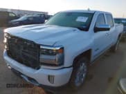 ✅ 2018 Chevrolet Silverado 1500 High Country • VIN: 3GCUKTEJ6JG452823 • Лот: 43385719. Опубликован ранее на IAAI с пробегом Не указан. Бесплатный доступ к архиву аукционных продаж из США и подробный отчёт об истории автомобиля на DreamBid. Изображение 2.