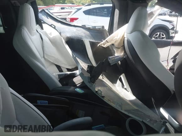 ✅ 2023 Tesla Model X Plaid • VIN: 7SAXCBE60PF428146 • Lot: 43214084. Wystawiony na IAAI z przebiegiem Nie podano. Bezpłatny archiwum sprzedaży aukcyjnych z USA i szczegółowy raport historii pojazdu na DreamBid. Zdjęcie 8.