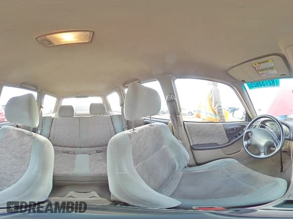 ✅ 1999 Subaru Forester L • VIN: JF1SF6353XH702641 • Lot: 82733925. Wystawiony na Copart z przebiegiem 206 684 mil. Bezpłatny archiwum sprzedaży aukcyjnych z USA i szczegółowy raport historii pojazdu na DreamBid. Zdjęcie 16.