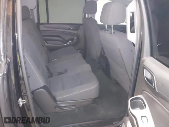 ✅ 2018 Chevrolet Suburban LS • VIN: 1GNSKGKC7JR107943 • Lot: 41127622. Listed on IAAI with 172,687 mi. Free auction sales archive from the USA and detailed vehicle history report at DreamBid. Image 8.