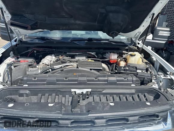 ✅ 2021 Chevrolet Silverado 2500HD LT • VIN: 1GC1YNEY6MF260186 • Lot: 85137715. Wystawiony na Copart z przebiegiem 91 649 mil. Bezpłatny archiwum sprzedaży aukcyjnych z USA i szczegółowy raport historii pojazdu na DreamBid. Zdjęcie 7.