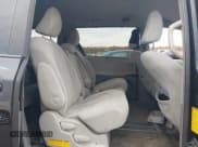 ✅ 2014 Toyota Sienna LE • VIN: 5TDKK3DC7ES457885 • Лот: 43556940. Опубликован ранее на IAAI с пробегом 177 201 миль. Бесплатный доступ к архиву аукционных продаж из США и подробный отчёт об истории автомобиля на DreamBid. Изображение 8.