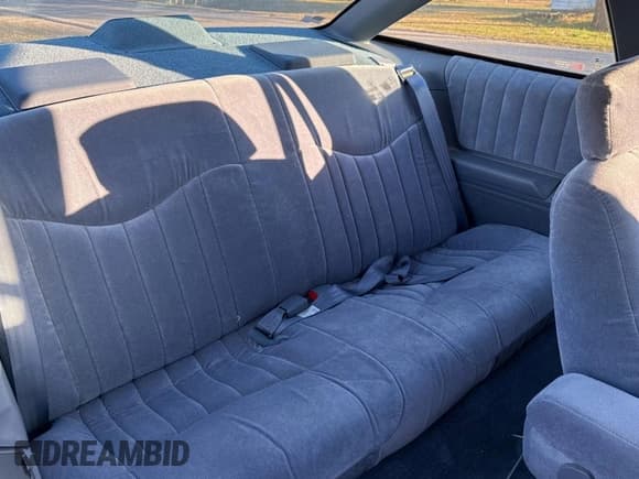 ✅ 1994 Oldsmobile Cutlass Supreme S • VIN: 1G3WH15M1RD355804 • Лот: 84100584. Опубликован ранее на Copart с пробегом 66 631 миль. Бесплатный доступ к архиву аукционных продаж из США и подробный отчёт об истории автомобиля на DreamBid. Изображение 6.