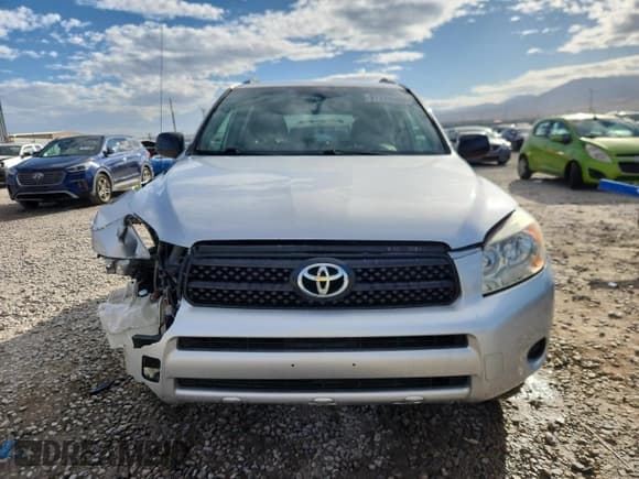 ✅ 2007 Toyota RAV4 • VIN: JTMBD33V675074266 • Лот: 91220365. Опубликован ранее на Copart с пробегом 81 634 миль. Бесплатный доступ к архиву аукционных продаж из США и подробный отчёт об истории автомобиля на DreamBid. Изображение 5.