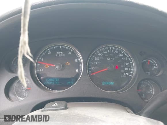 ✅ 2011 Chevrolet Silverado 1500 LTZ • VIN: 3GCPKTE3XBG290016 • Lot: 43051088. Wystawiony na IAAI z przebiegiem 220 359 mil. Bezpłatny archiwum sprzedaży aukcyjnych z USA i szczegółowy raport historii pojazdu na DreamBid. Zdjęcie 7.