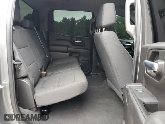 ✅ 2020 Chevrolet Silverado 1500 Custom Trail Boss • VIN: 3GCPYCEFXLG441818 • Lot: 72319814. Wystawiony na Copart z przebiegiem 63 328 mil. Bezpłatny archiwum sprzedaży aukcyjnych z USA i szczegółowy raport historii pojazdu na DreamBid. Zdjęcie 10.