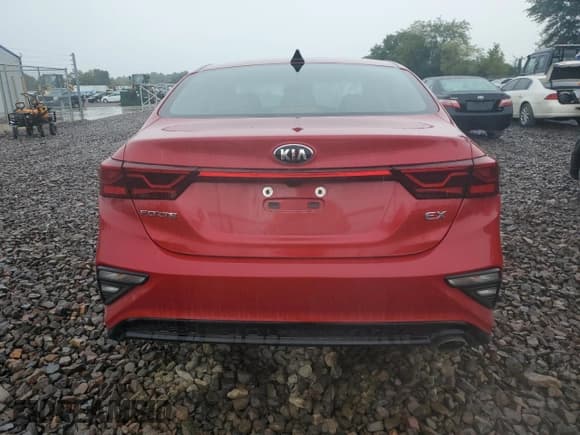 ✅ 2021 Kia Forte EX • VIN: 3KPF54AD0ME405602 • Лот: 70490085. Опубликован ранее на Copart с пробегом 49 556 миль. Бесплатный доступ к архиву аукционных продаж из США и подробный отчёт об истории автомобиля на DreamBid. Изображение 6.