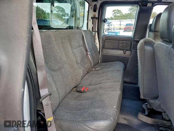 ✅ 2006 Chevrolet Silverado 2500HD Work Truck • VIN: 1GCHK29U06E267732 • Лот: 94176845. Опубликован ранее на Copart с пробегом 263 404 миль. Бесплатный доступ к архиву аукционных продаж из США и подробный отчёт об истории автомобиля на DreamBid. Изображение 10.