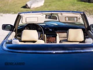 ✅ 1988 Mercedes-Benz 560 SL • VIN: WDBBA48D6JA089118 • Лот: 78076474. Опубликован ранее на Copart с пробегом 154 190 миль. Бесплатный доступ к архиву аукционных продаж из США и подробный отчёт об истории автомобиля на DreamBid. Изображение 6.