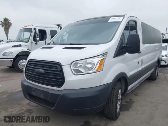 ✅ 2017 Ford Transit XL • VIN: 1FBZX2ZM5HKA56430 • Lot: 43011063. Wystawiony na IAAI z przebiegiem 146 319 mil. Bezpłatny archiwum sprzedaży aukcyjnych z USA i szczegółowy raport historii pojazdu na DreamBid. Zdjęcie 17.