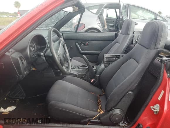 ✅ 1990 Mazda MX-5 Miata Special Edition • VIN: JM1NA3516L0106561 • Lot: 74152824. Wystawiony na Copart z przebiegiem Nie podano. Bezpłatny archiwum sprzedaży aukcyjnych z USA i szczegółowy raport historii pojazdu na DreamBid. Zdjęcie 7.