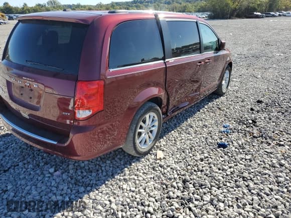 ✅ 2018 Dodge Grand Caravan SXT • VIN: 2C4RDGCG8JR136185 • Лот: 87286835. Опубликован ранее на Copart с пробегом 43 453 миль. Бесплатный доступ к архиву аукционных продаж из США и подробный отчёт об истории автомобиля на DreamBid. Изображение 4.