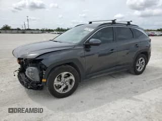 ✅ 2022 Hyundai Tucson SEL • VIN: 5NMJB3AEXNH142678 • Lot: 45166744. Wystawiony na Copart z przebiegiem 26 517 mil. Bezpłatny archiwum sprzedaży aukcyjnych z USA i szczegółowy raport historii pojazdu na DreamBid. Zdjęcie 1.