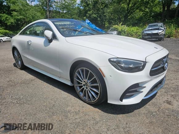 ✅ 2022 Mercedes-Benz E 450 • VIN: W1K1J5JB4NF185629 • Лот: 62147985. Опубликован ранее на Copart с пробегом 16 651 миль. Бесплатный доступ к архиву аукционных продаж из США и подробный отчёт об истории автомобиля на DreamBid. Изображение 2.