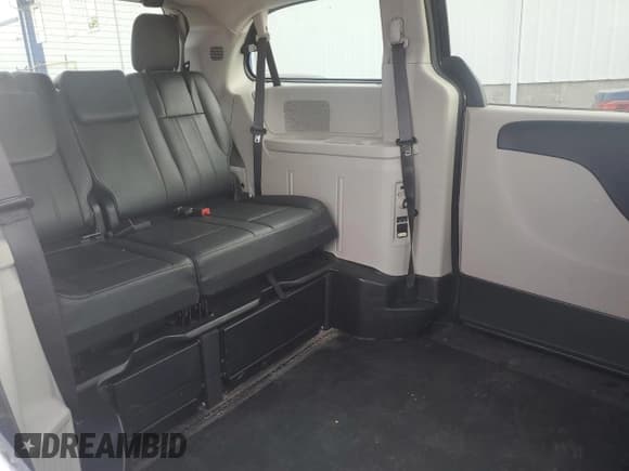 ✅ 2019 Dodge Grand Caravan Crew • VIN: 2C4RDGDG9KR599159 • Lot: 68274145. Wystawiony na Copart z przebiegiem 96 462 mil. Bezpłatny archiwum sprzedaży aukcyjnych z USA i szczegółowy raport historii pojazdu na DreamBid. Zdjęcie 11.