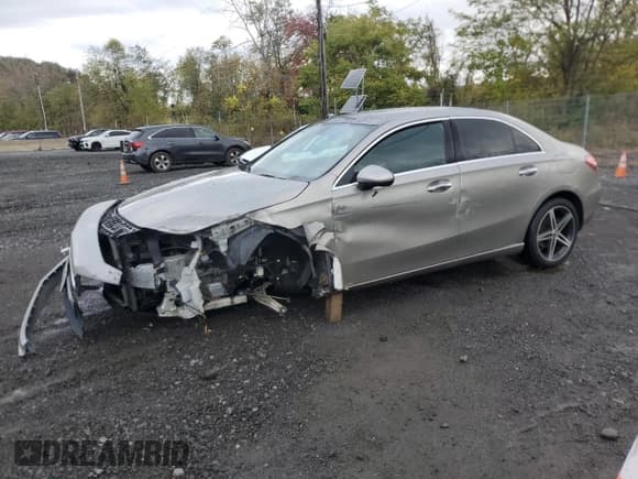 ✅ 2019 Mercedes-Benz A 220 • VIN: WDD3G4FB7KW028232 • Lot: 87040965. Listed on Copart with 91,847 mi. Free auction sales archive from the USA and detailed vehicle history report at DreamBid. Image 1.