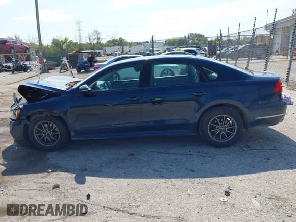 ✅ 2018 Volkswagen Passat S • VIN: 1VWAA7A30JC003268 • Lot: 43260528. Listed on IAAI with 118,360 mi. Free auction sales archive from the USA and detailed vehicle history report at DreamBid. Image 14.