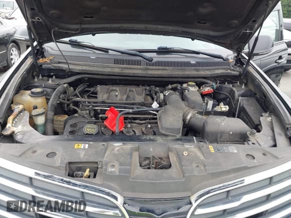 ✅ 2018 Lincoln MKT • VIN: 2LMHJ5NK1JBL01805 • Lot: 42876429. Wystawiony na IAAI z przebiegiem 337 120 mil. Bezpłatny archiwum sprzedaży aukcyjnych z USA i szczegółowy raport historii pojazdu na DreamBid. Zdjęcie 10.