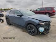 ✅ 2024 Mazda CX-30 S Carbon Edition • VIN: 3MVDMBCM9RM673863 • Lot: 94035615. Wystawiony na Copart z przebiegiem Nie podano. Bezpłatny archiwum sprzedaży aukcyjnych z USA i szczegółowy raport historii pojazdu na DreamBid. Zdjęcie 4.